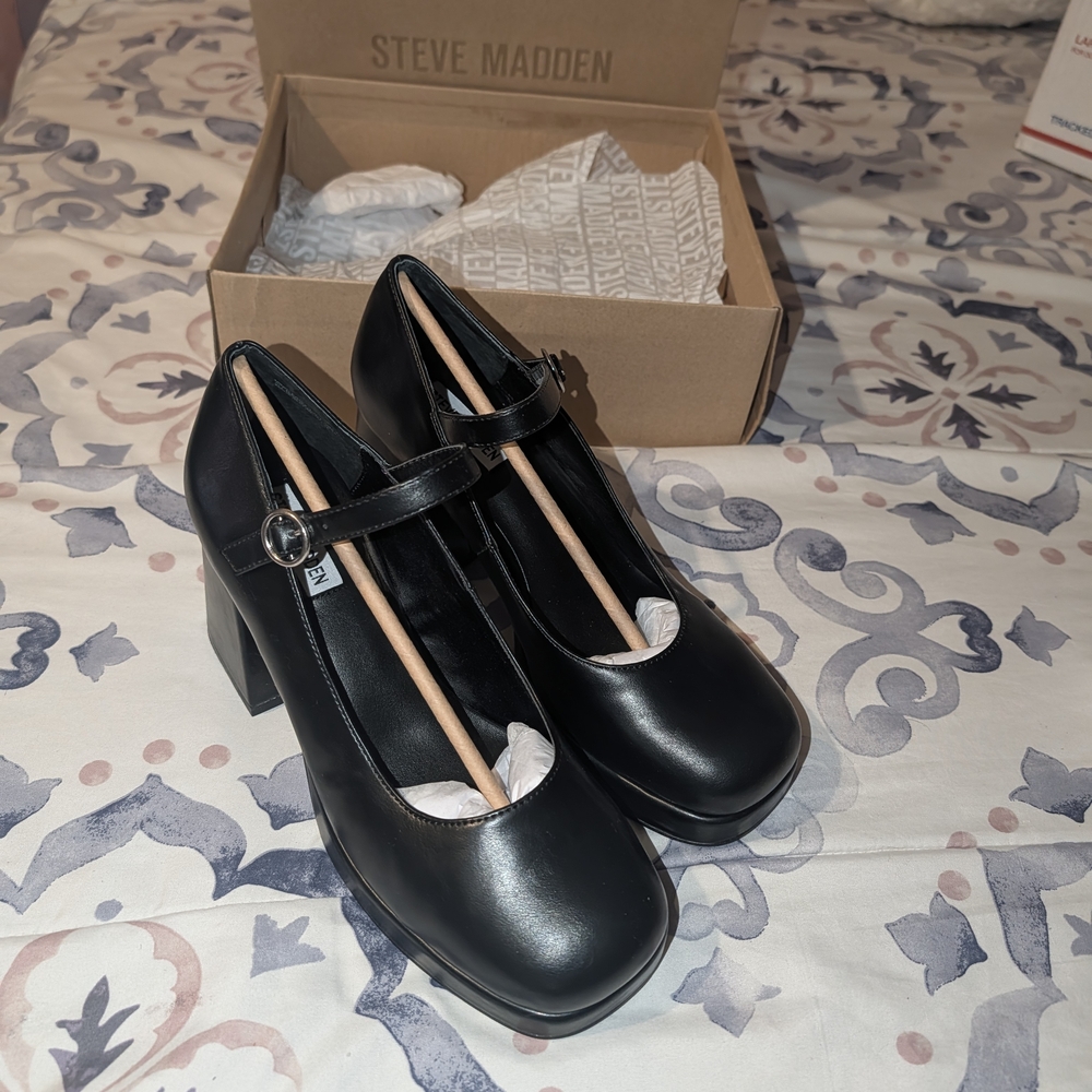 New In Box 🎁 Steve Madden Black Mary Jane Heels